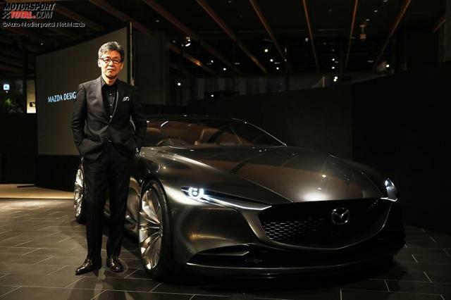 Mazda-Chefdesigner Ikuo Maeda mit dem Vision Coupé Concept