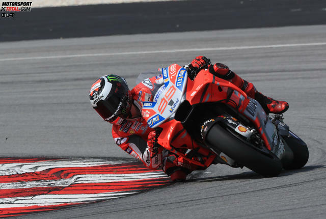 In Sepang fuhr Jorge Lorenzo noch mit der &quot;alten&quot; Ducati-Verkleidung, andere rüsteten auf...
